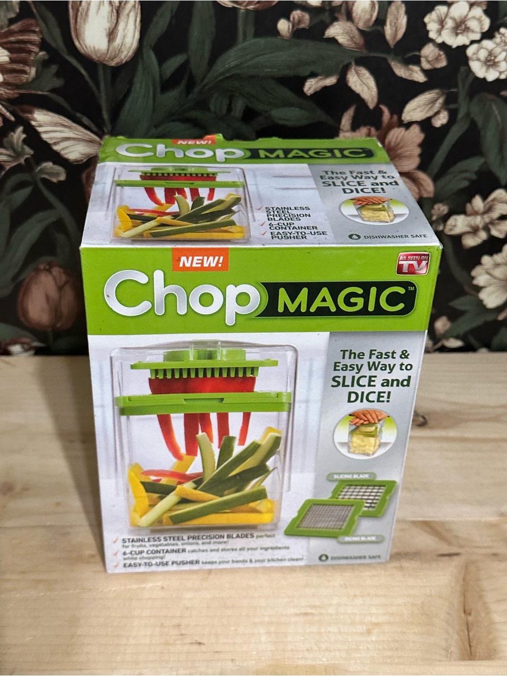 Chop Magic Push Function Food Chopper Slicer Dicer 6-Cup Green Dishwasher Safe